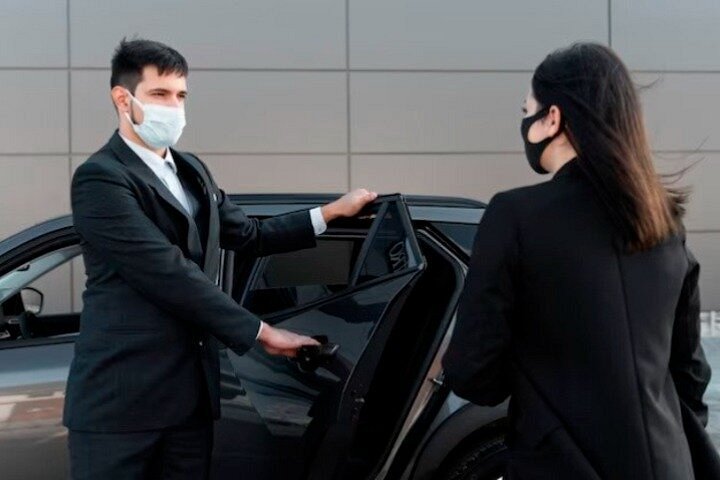 Sharjah Limousine Services for Airport Transfers: Fast, Comfortable and Luxurious