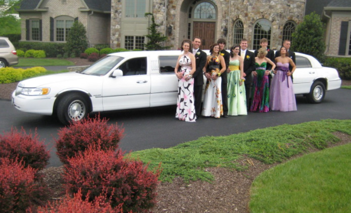 Why Do Businesses Rent Limousines in the UAE