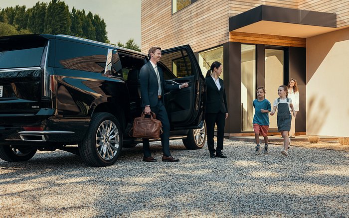 Why You Should Opt for Limousine Services for Your Corporate Events in Dubai
